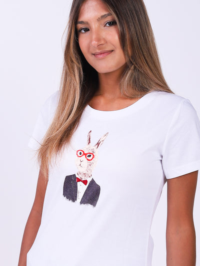 C001;White;model1